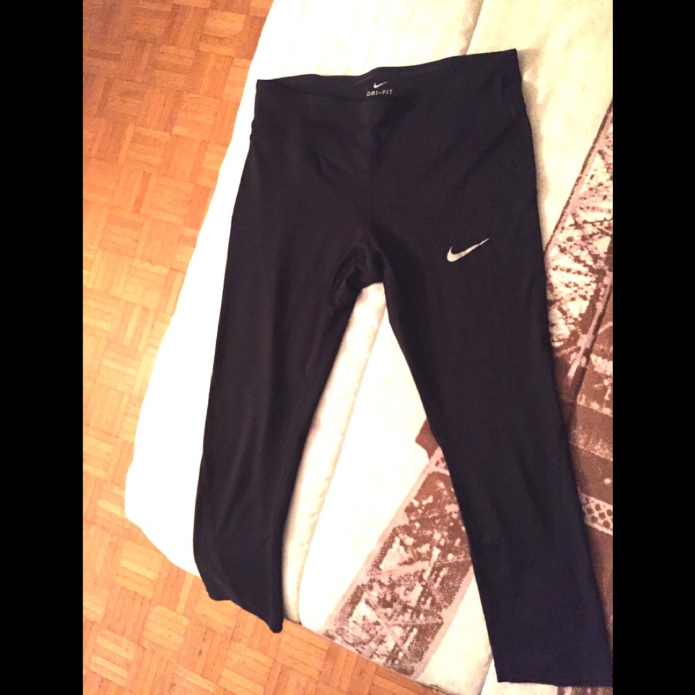 Nike crop leggings black medium NWOT
